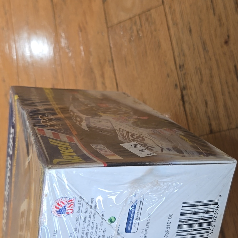 REVELL, 2002 L, Dale Jarrett UPS #88, Taurus, NASCAR , #85-2398, 1:24, USA, NIP - Picture 8 of 9